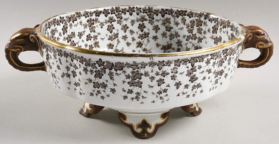 RW118 Centerpiece by Royal Worcester-1