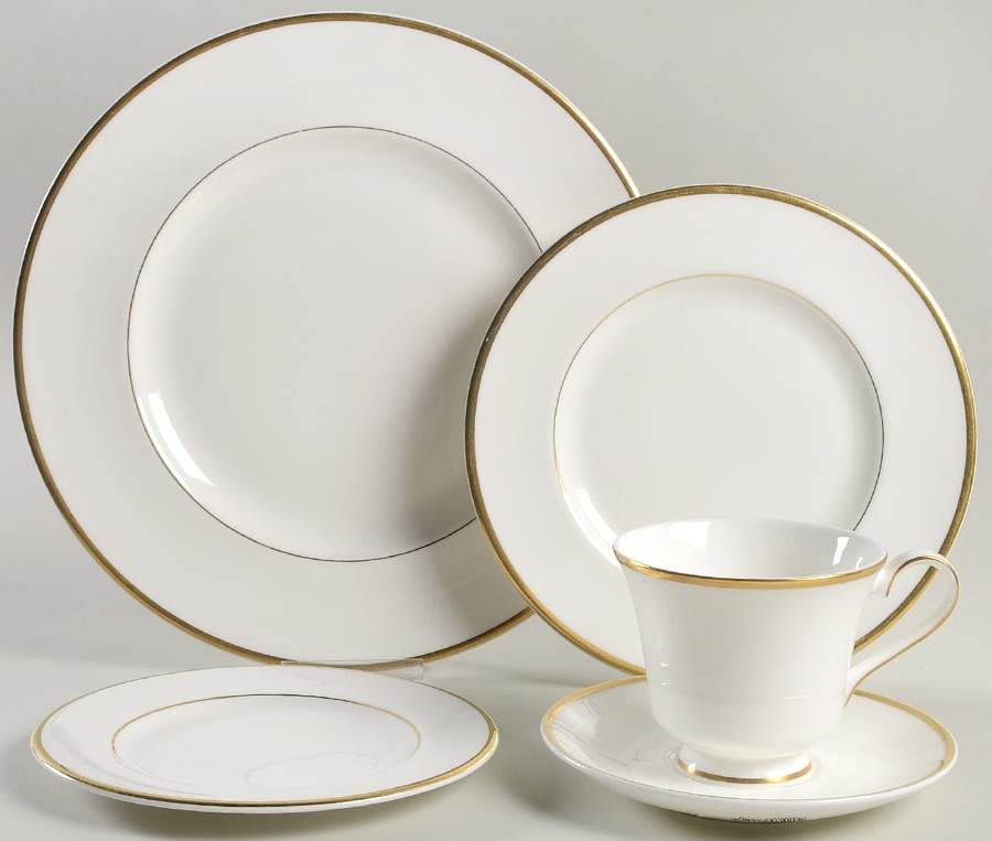 Alice (Classic Shape) 5 Piece Place Setting by Royal Doulton-1