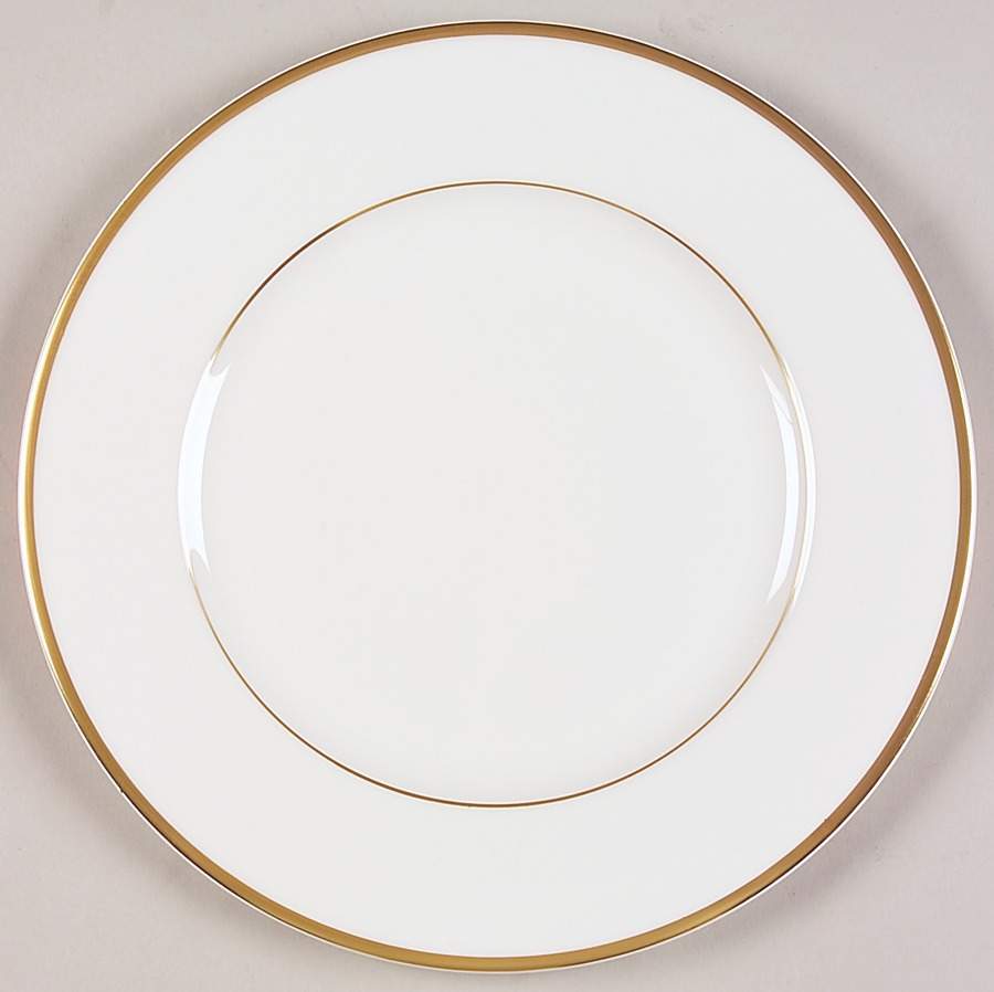 Alice (Classic Shape) Luncheon Plate by Royal Doulton-1