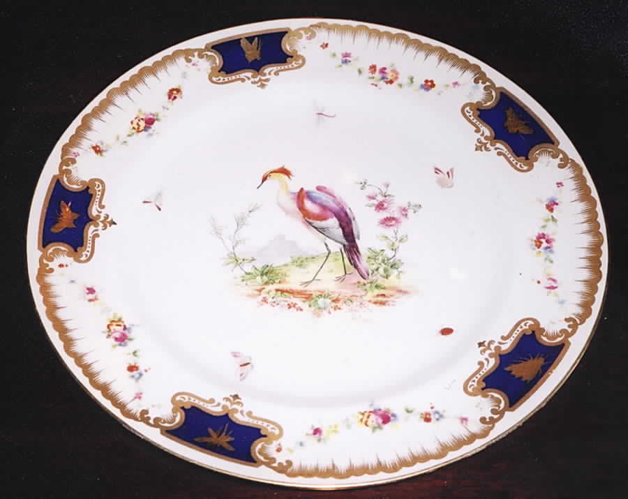 RD143 Dinner Plate by Royal Doulton-1
