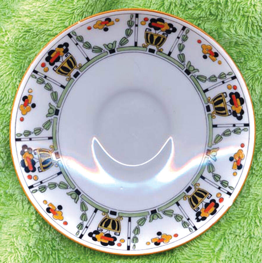 H3704 Saucer by Royal Doulton-1