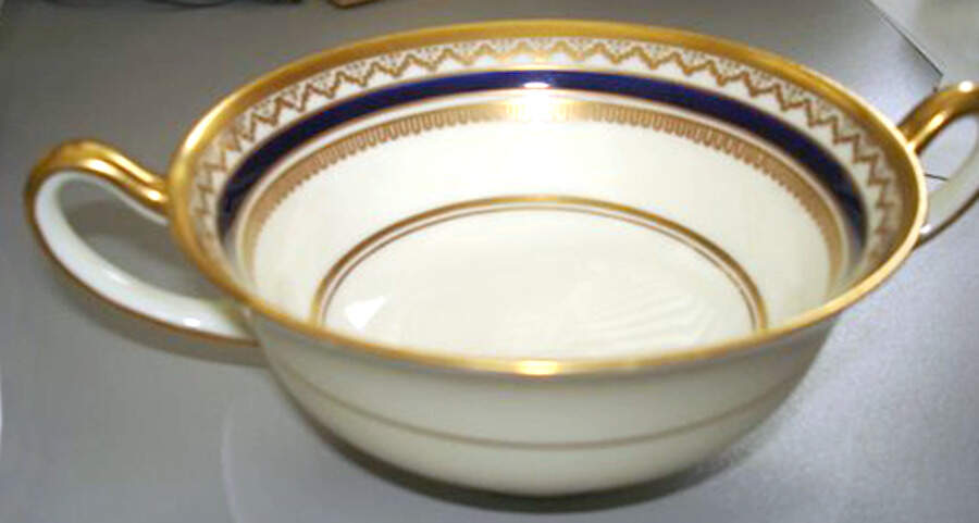 V1820 Flat Cream Soup Bowl by Royal Doulton-1