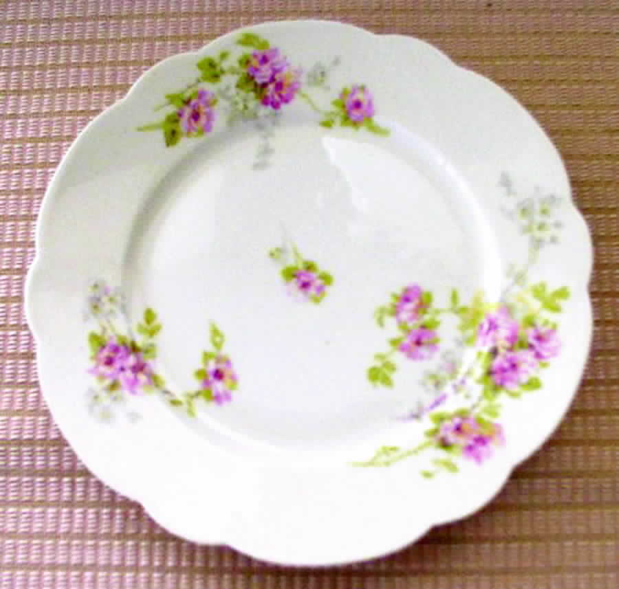 RDN106 Dessert/Pie Plate by M Redon-1