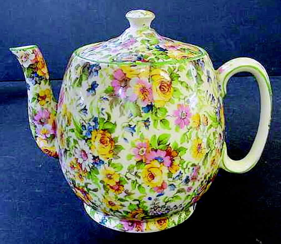 Bedale (Green Trim) Countess Teapot & Lid by Royal Winton-1