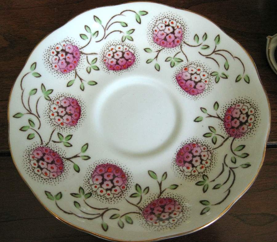 8457 Saucer by Roslyn (England)-1
