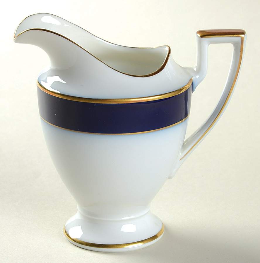 Grandeur Creamer by Royal Bayreuth-1