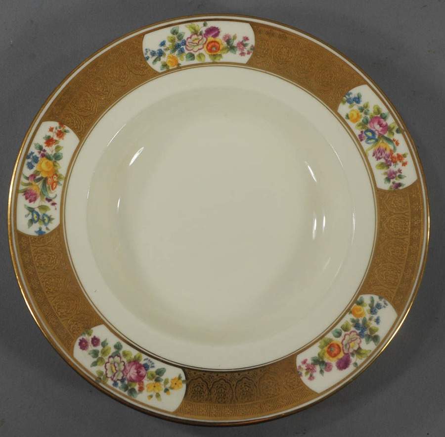 V3524 Luncheon Plate by Royal Cauldon-1