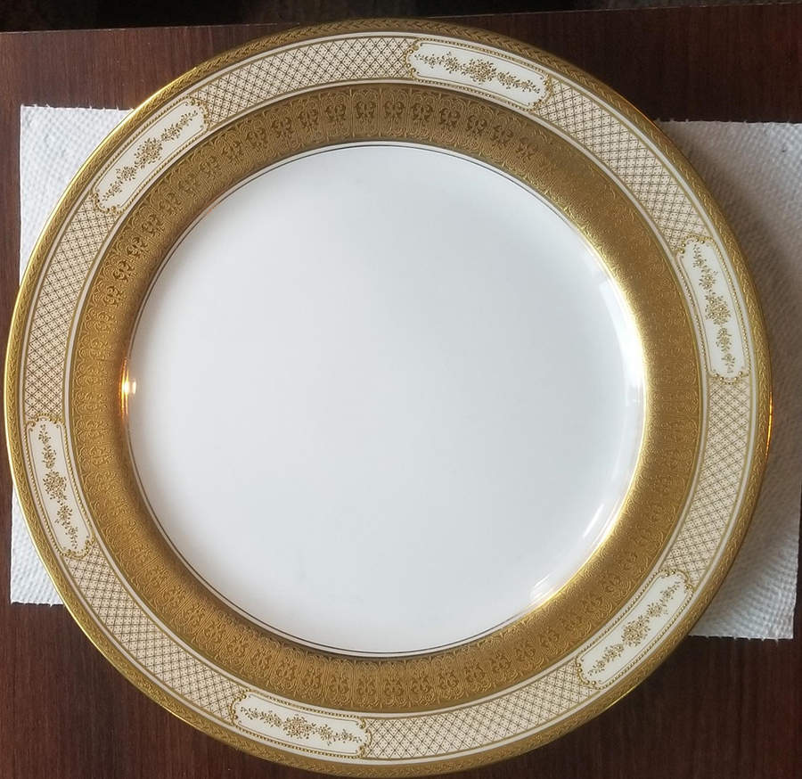 8141 Dinner Plate by Royal Doulton-1