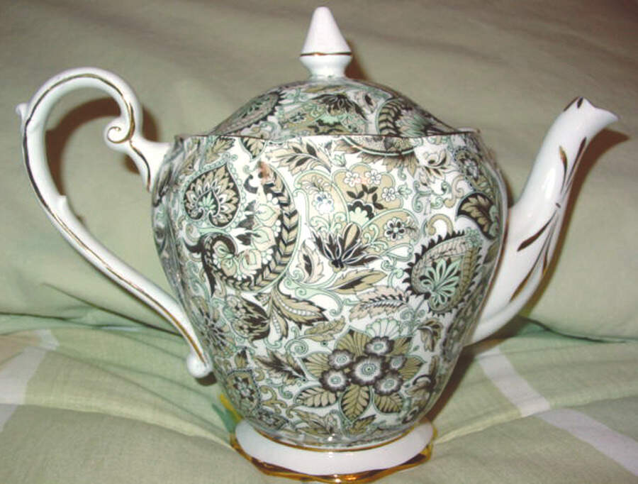 1445 Teapot & Lid by Royal Standard-1