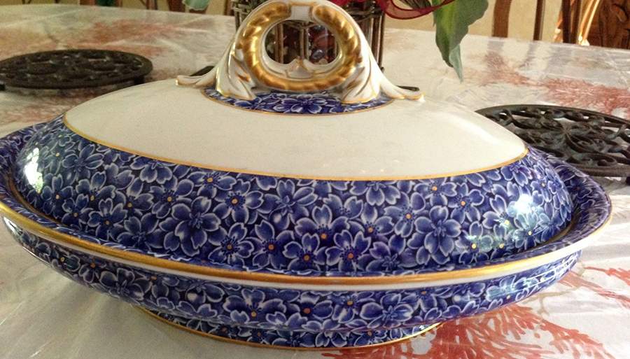 B443 Oval Covered Vegetable by Royal Worcester-1
