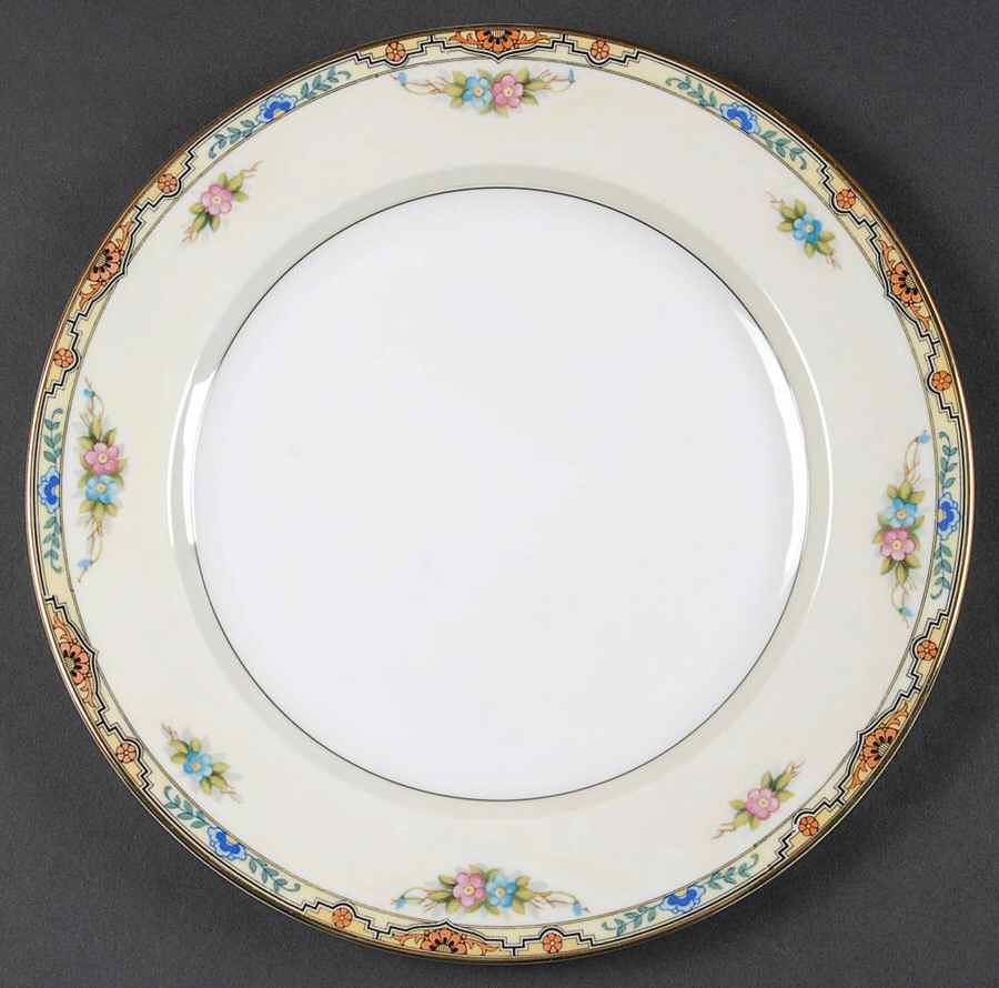 ROB287 Dinner Plate by Royal Bayreuth-1