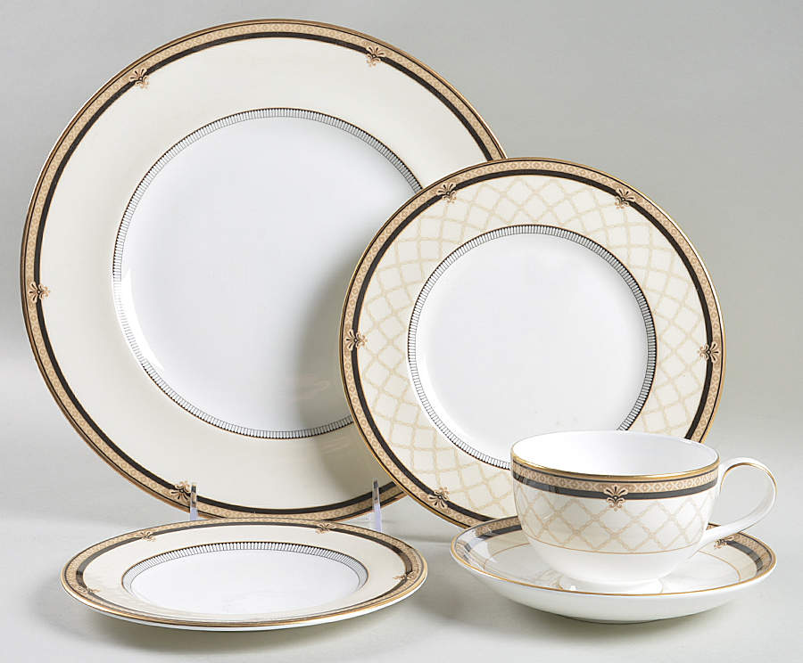 Baroness 40 Piece Estate Set by Royal Doulton-1