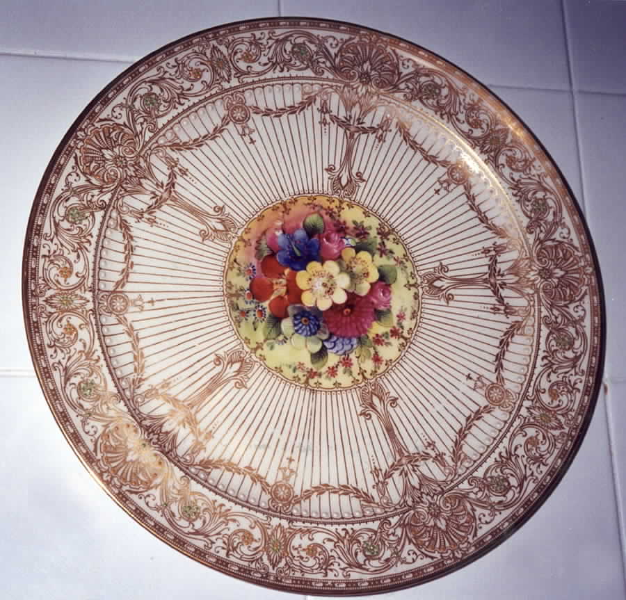 C2369 Dinner Plate by Royal Worcester-1