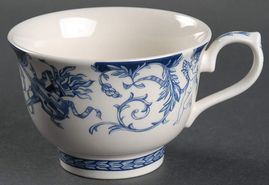 The Royal Palaces Footed Cup by Rosina-Queens-1