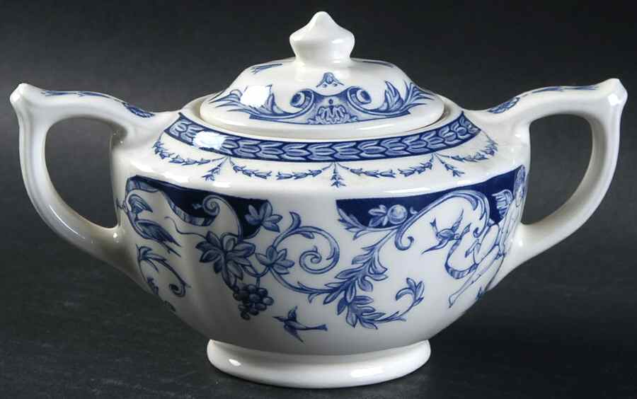 The Royal Palaces Sugar Bowl & Lid by Rosina-Queens-1