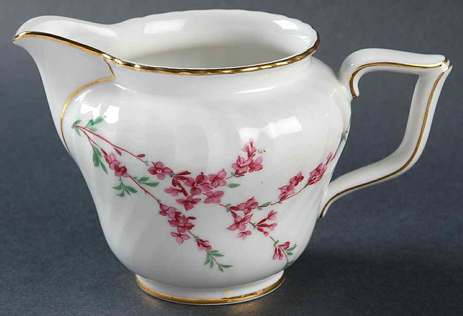 ROB289 Creamer by Royal Bayreuth-1