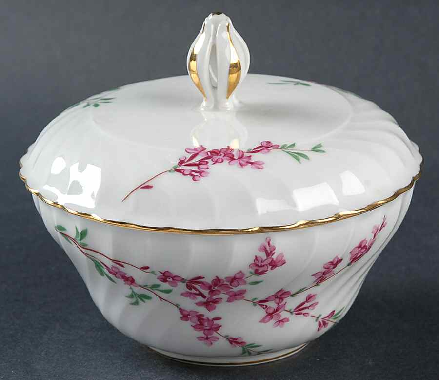 ROB289 Sugar Bowl & Lid by Royal Bayreuth-1