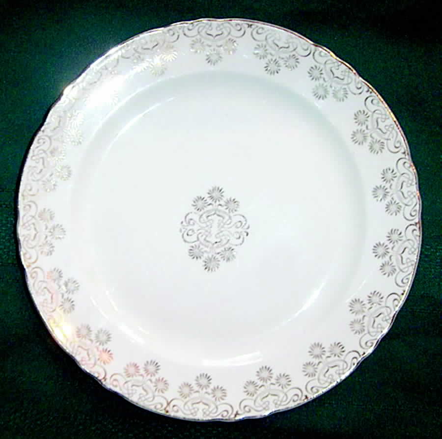 1016 Dinner Plate by Royal (USA)-1