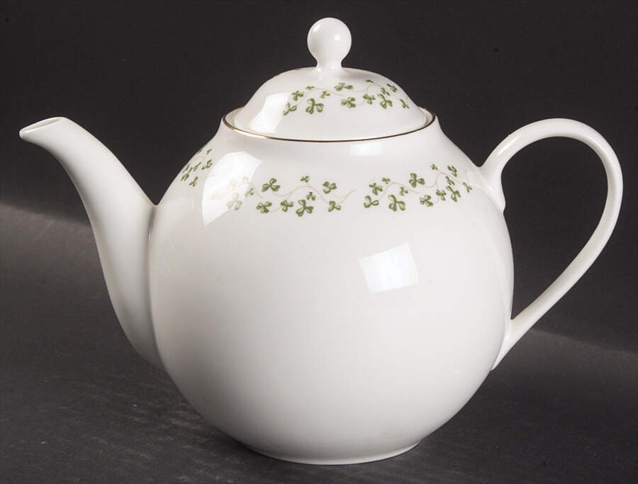 Shamrock Teapot & Lid by Royal Tara-1