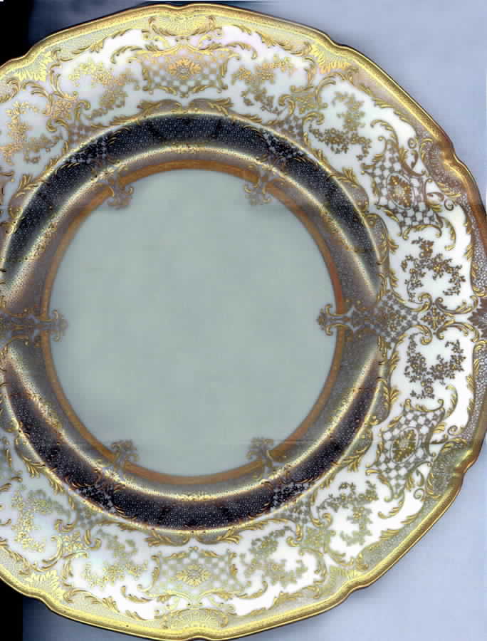 BB129 Dinner Plate by Royal Doulton-1