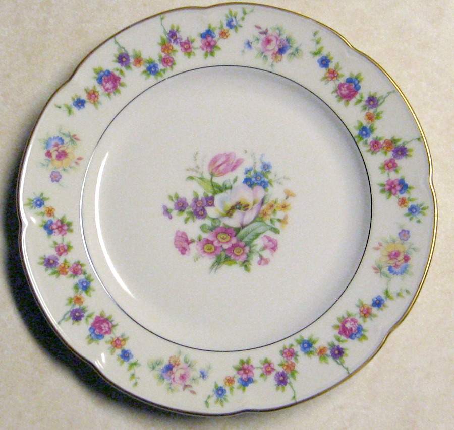 ROB296 Dinner Plate by Royal Bayreuth-1