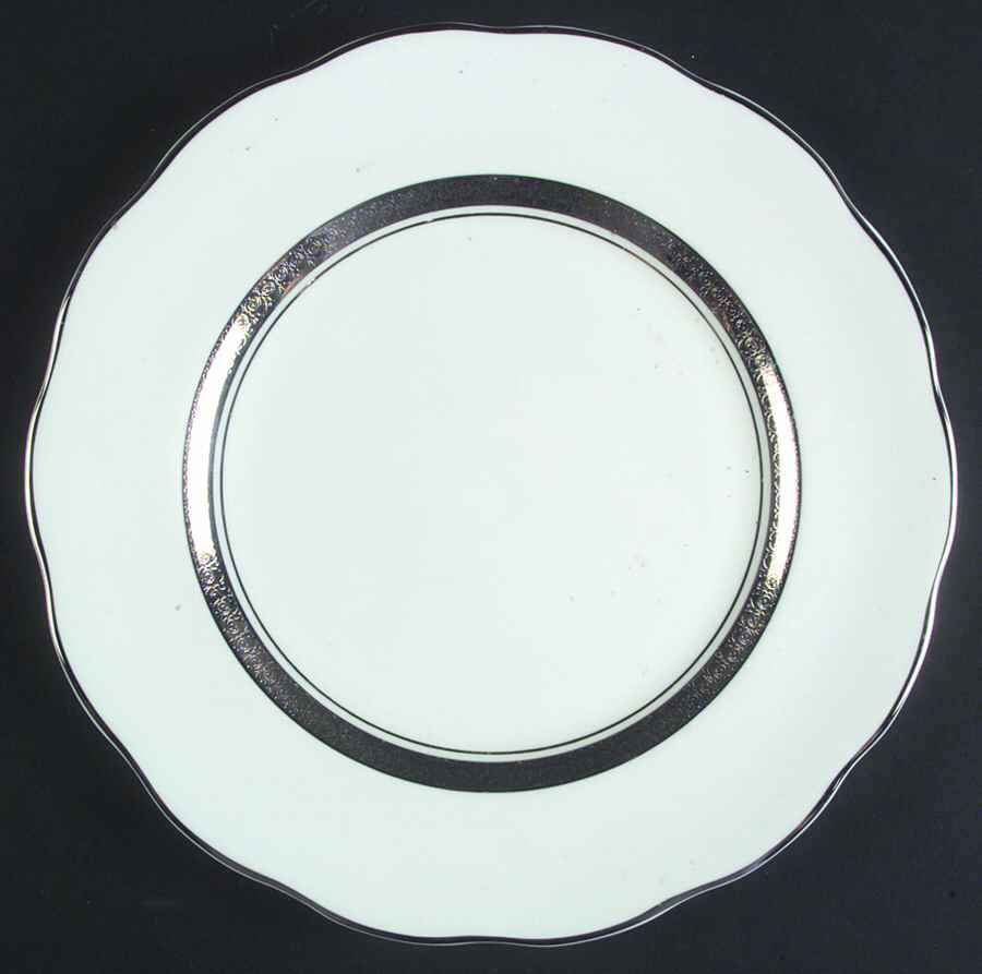 ROA112 Dinner Plate by Royal Albert-1
