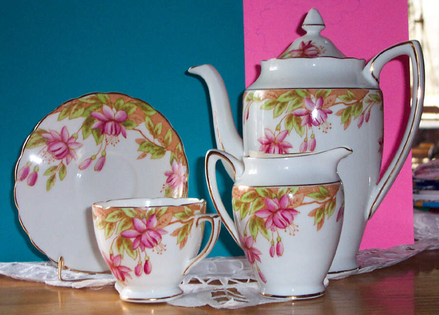 4943 Coffee Pot & Lid by Rosina-Queens-1
