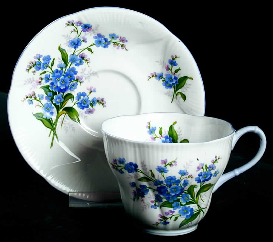 ROA114 Flat Cup & Saucer Set by Royal Albert-1