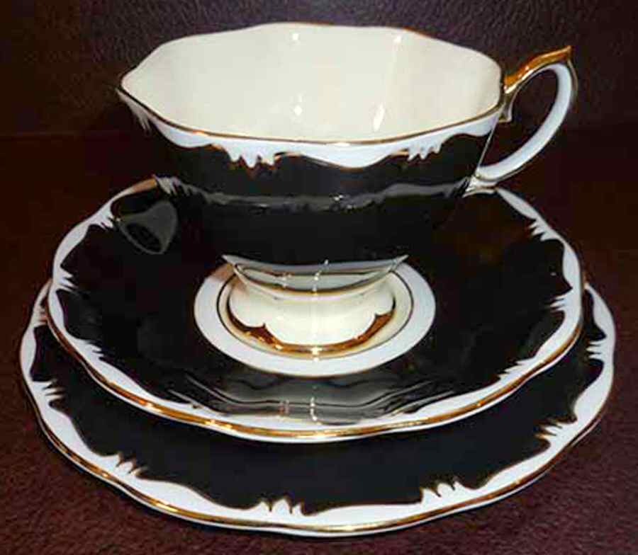 ROA115 Footed Cup & Saucer Set by Royal Albert-1