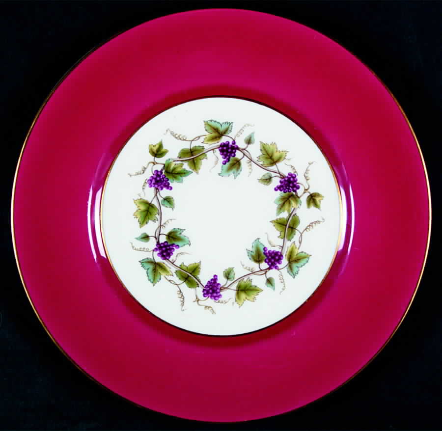 Z2318 Dinner Plate by Royal Worcester-1
