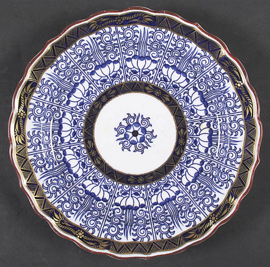 Royal Lily (Scalloped) Luncheon Plate by Royal Worcester-1