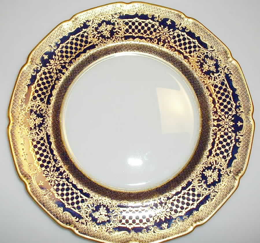 V287 Luncheon Plate by Royal Doulton-1
