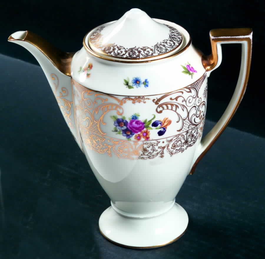 ROB307 Coffee Pot & Lid by Royal Bayreuth-1