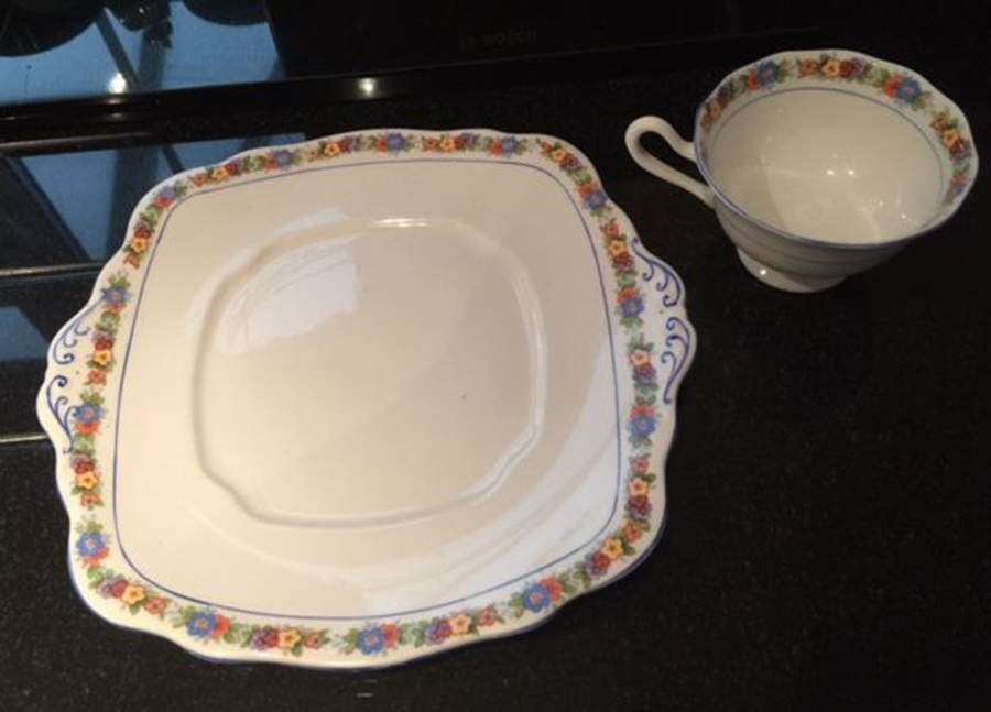 ROA121 Square Handled Cake Plate by Royal Albert-1
