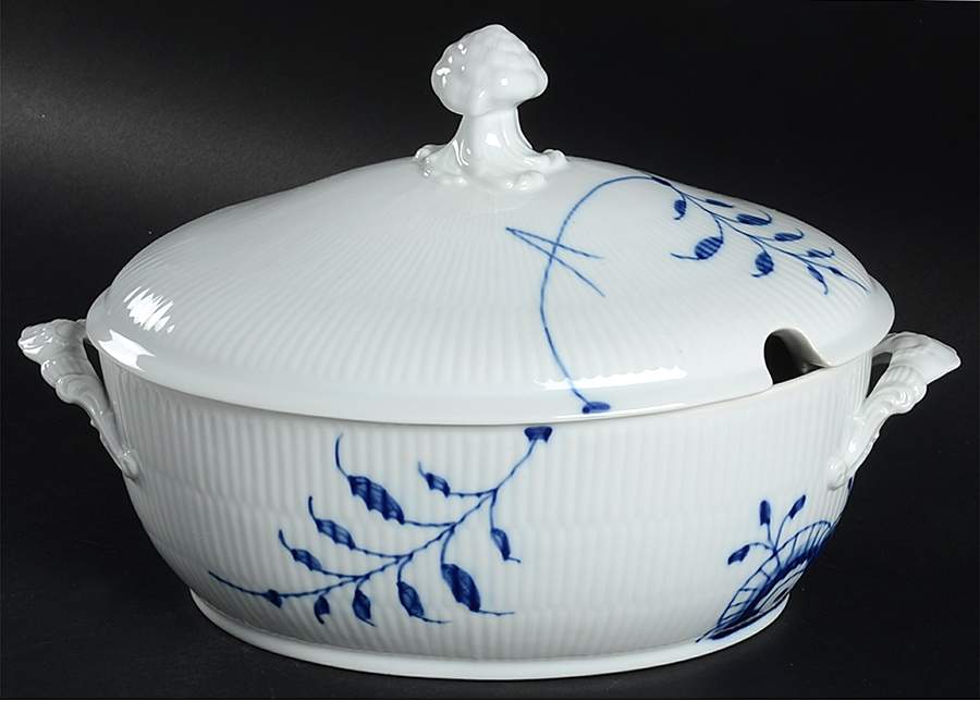 Mega Blue Fluted Tureen &  Lid by Royal Copenhagen-1