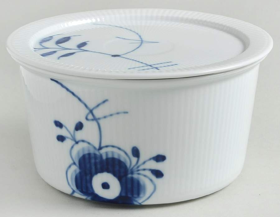 Mega Blue Fluted 1 Qt Round Covered Casserole by Royal Copenhagen-1