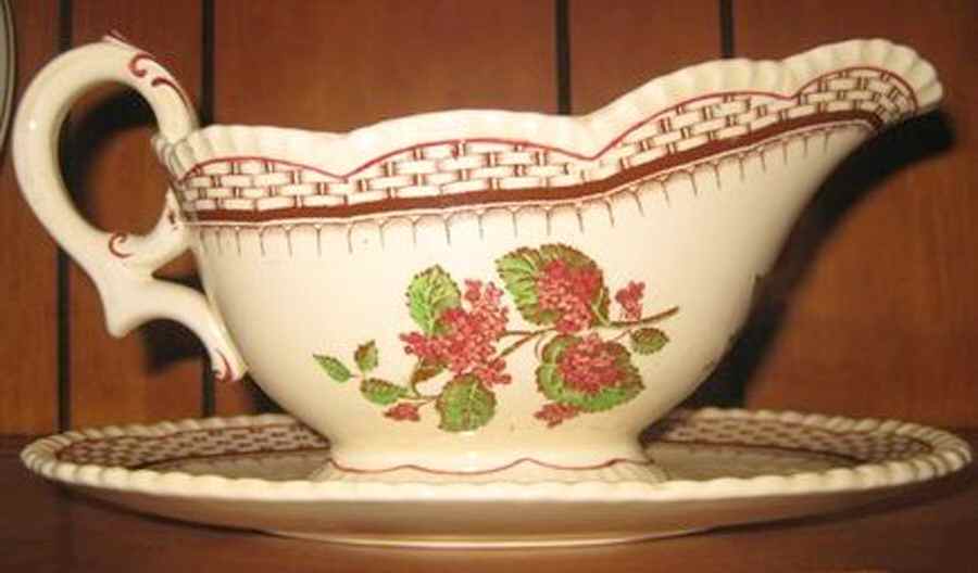 X775 Gravy Boat & Underplate by Royal Cauldon-1