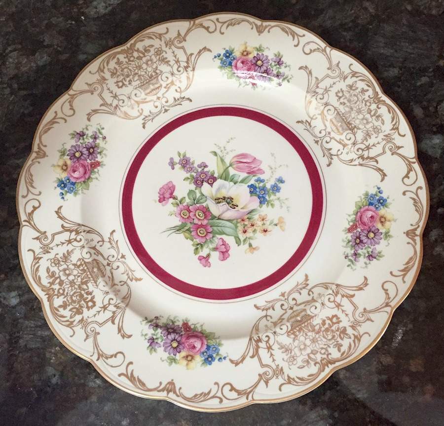 ROB315 Dinner Plate by Royal Bayreuth-1