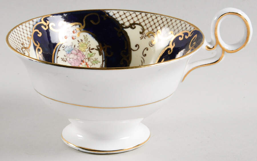 Regent Footed Cup by Samuel Radford-1