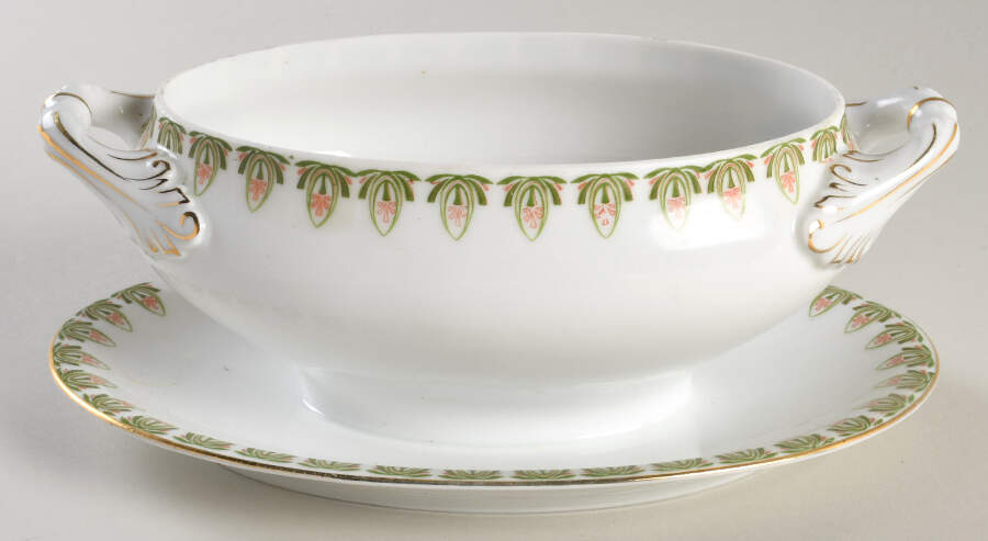 RSC48 Sauce Boat with Attached Underplate No Lid by Royal Schwarzburg-1