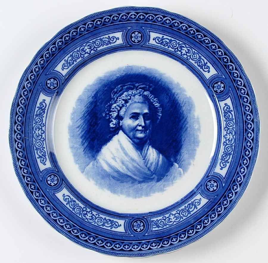 RD184 Dinner Plate by Royal Doulton-1