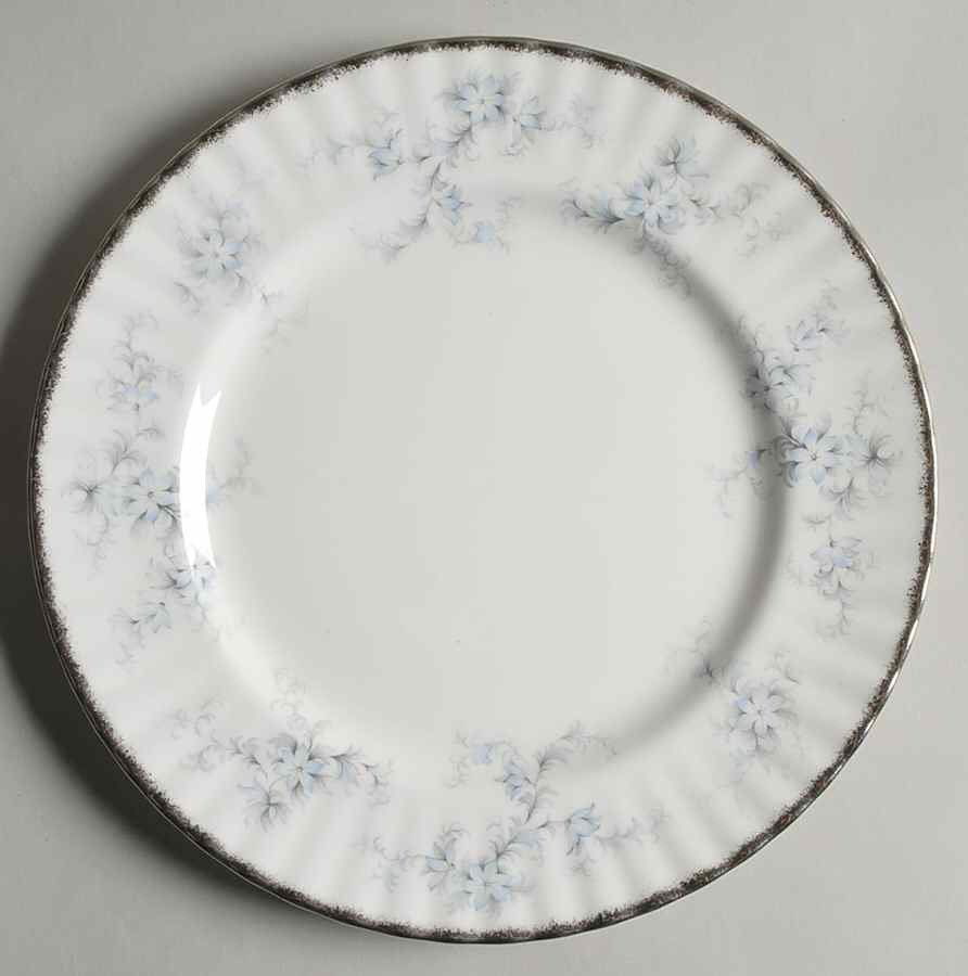 Brides Choice (Montrose) Dinner Plate by Royal Albert-1