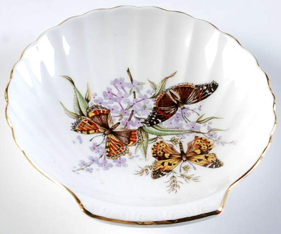 RGR62 5" Shell Shaped Dish by Royal Grafton-1