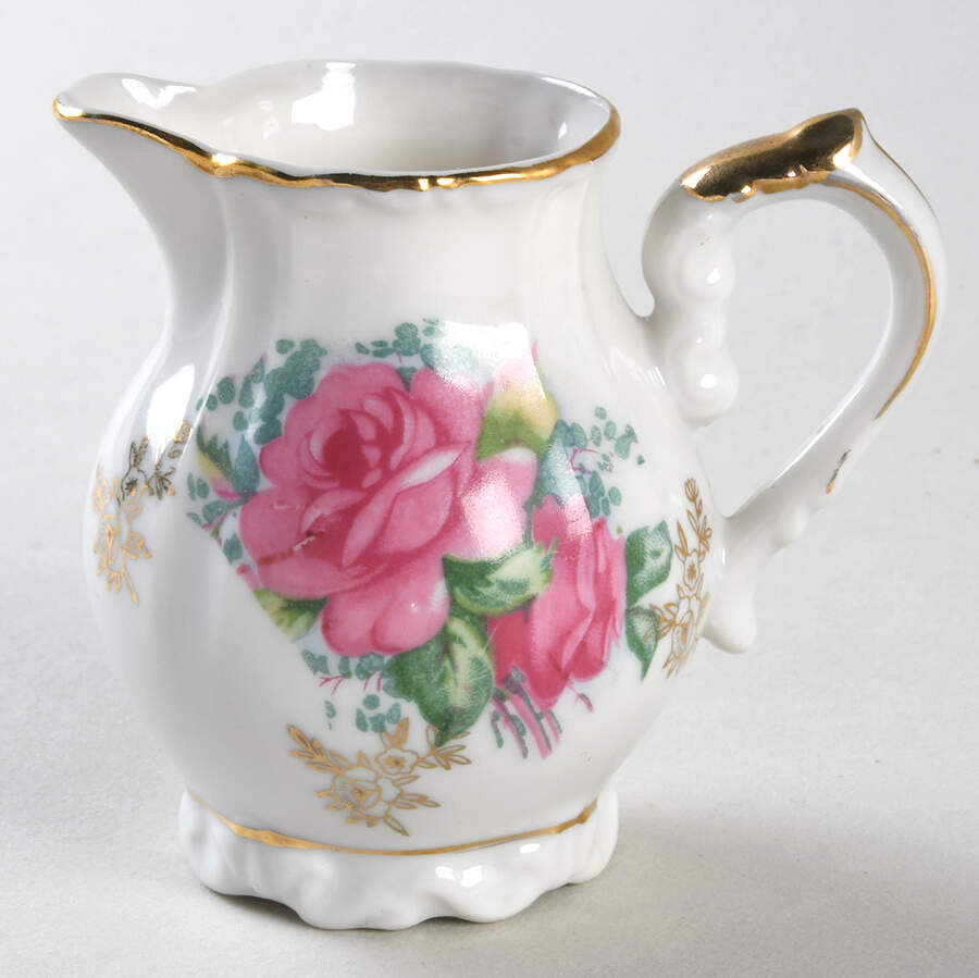 1147 Creamer by Royal Crown (Japan)-1