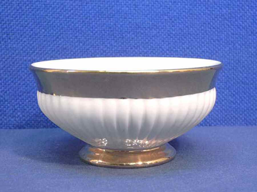 RWI73 Creamer by Royal Winton-1