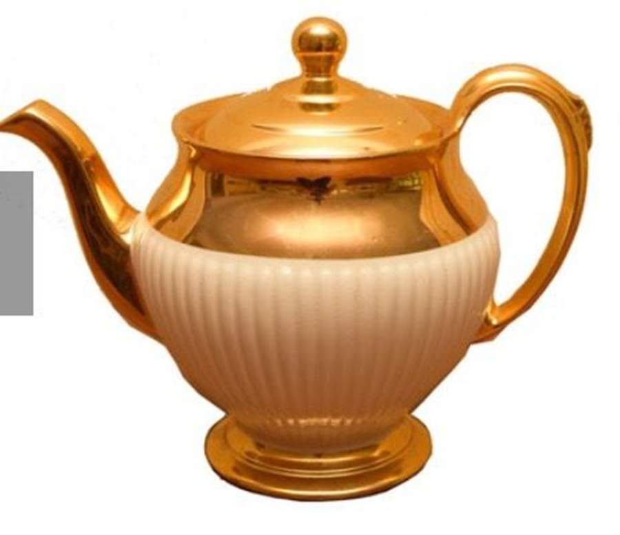RWI73 Teapot & Lid by Royal Winton-1
