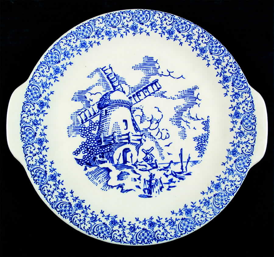 RYL203 Handled Cake Plate by Royal (USA)-1