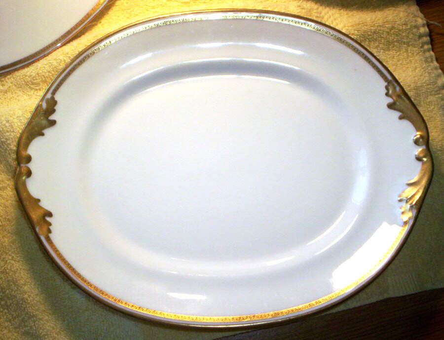 RDN123 13" Oval Serving Platter by M Redon-1