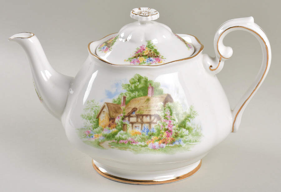 Wayside Teapot & Lid by Roslyn (England)-1