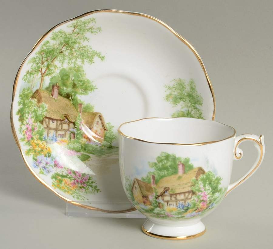 Wayside Footed Cup & Saucer Set by Roslyn (England)-1